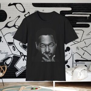LUTHER, V! Iconic Photo, Soul Black Shirt